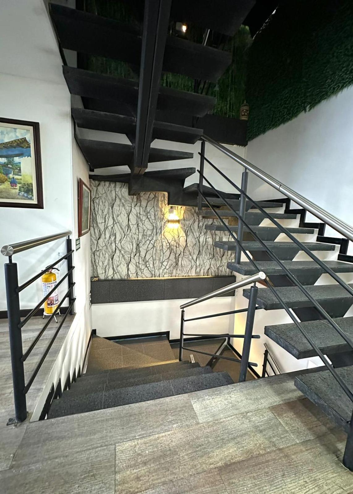 Hotel Los Maderos Cali Extérieur photo